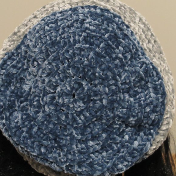 HANDMADE Soft Blue Gray Teal Slouchy Crocheted Hat - Picture 4 of 8